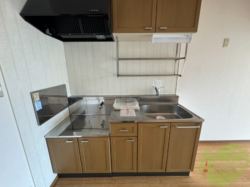 キッチン　キッチンは作業台もあり広めなので使いやすそうですね。