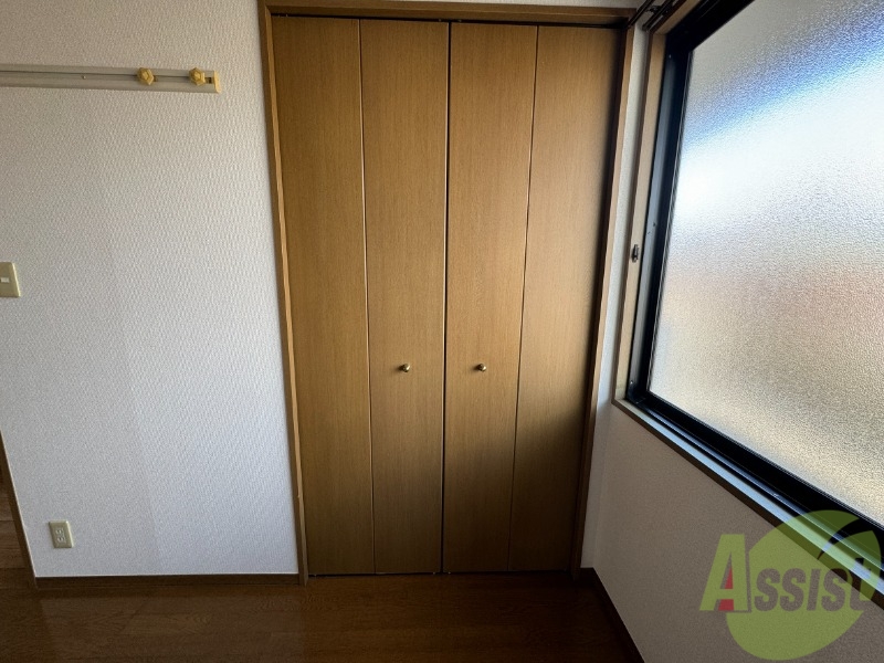 収納　洋室のクローゼット。広さは十分そうです。