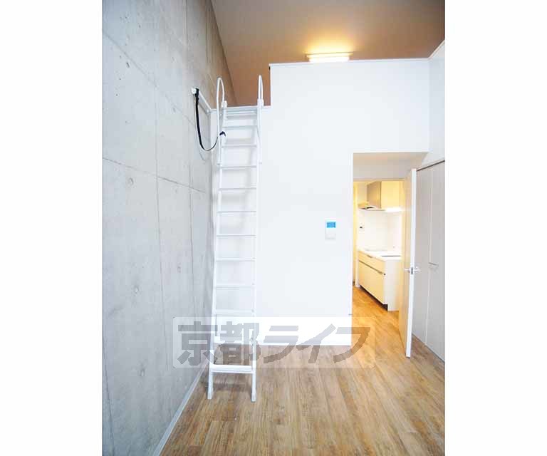 居室・リビング　５Ｆのみロフト付１Ｋとなっております