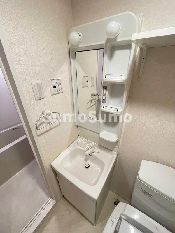 洗面設備　使いやすい独立洗面台です