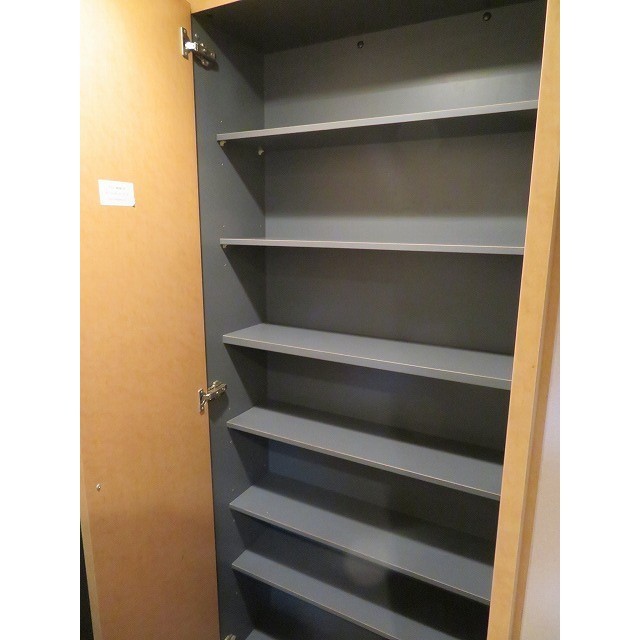 玄関　シューズボックス