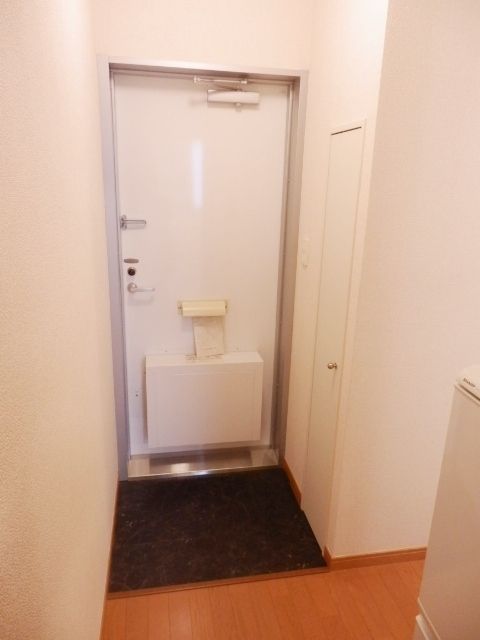 玄関　シューズボックス完備です。