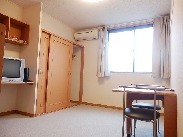 居室・リビング　家具家電揃ってます。