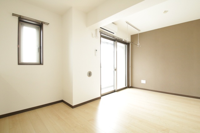 居室・リビング　※別室の参考写真の為、現況優先です。