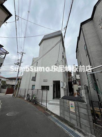 エントランス　建物の内部です