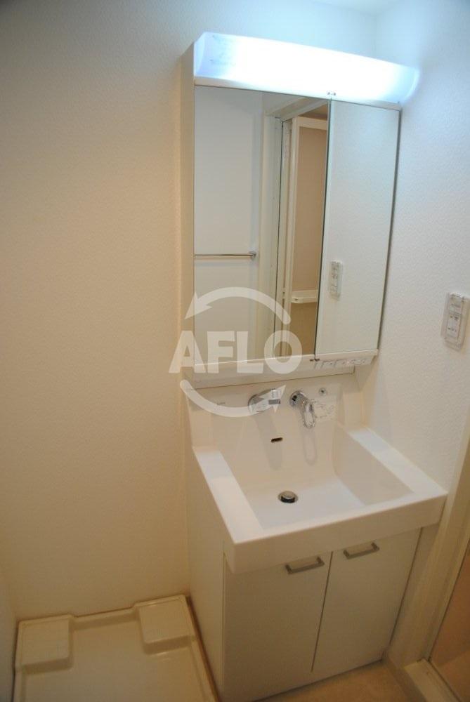 洗面設備　アーデンタワー西本町　独立洗面台