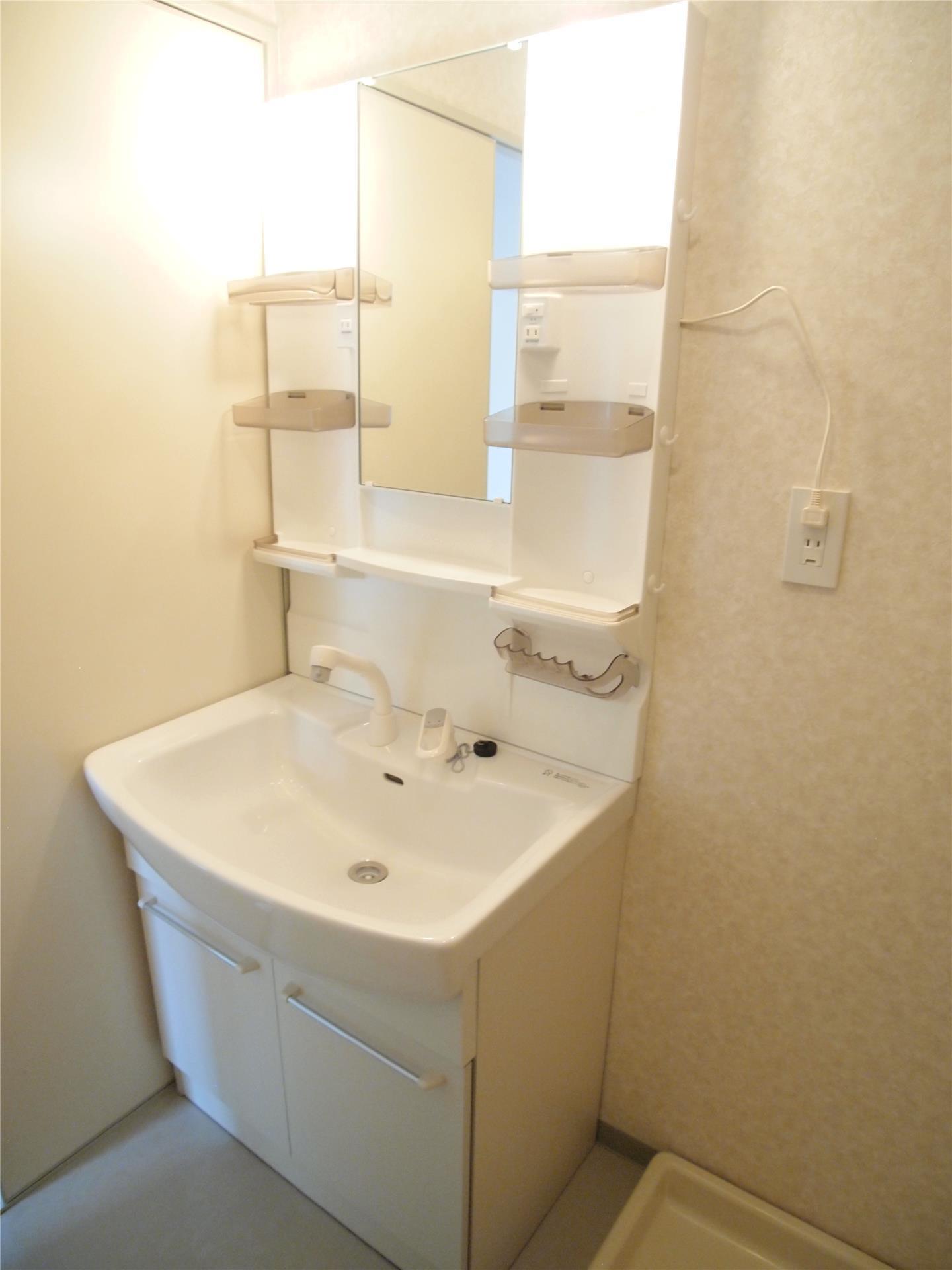 洗面設備　※写真は同タイプのお部屋です。