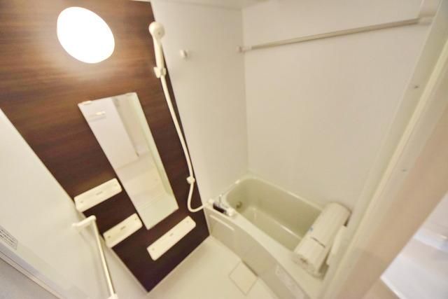 バス・シャワールーム　★浴室内乾燥機付きのおしゃれなバスルームです★