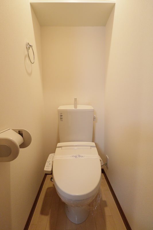 トイレ　洗浄機能付き便座