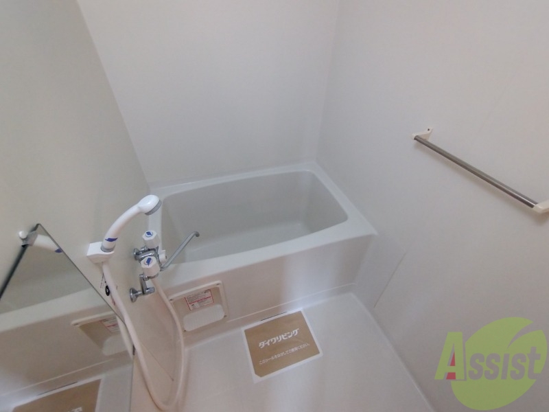 バス・シャワールーム　お風呂です。ゆっくりお風呂につかるのも体に良いですね～