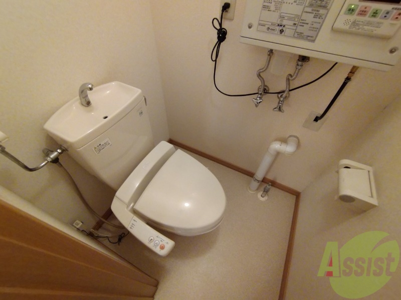 トイレ　こちらはトイレです。清潔感があり、安心して使用できます。