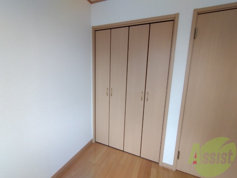 収納　寝室の収納です。部屋がすっきり片付きます。