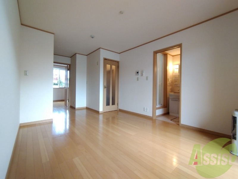 居室・リビング　広くてキレイなＬＤＫが広がっていて、充実した生活が送れそう。