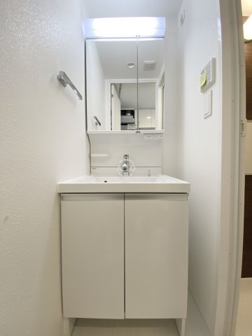 洗面設備　レオンコンフォート難波クレア　独立洗面台