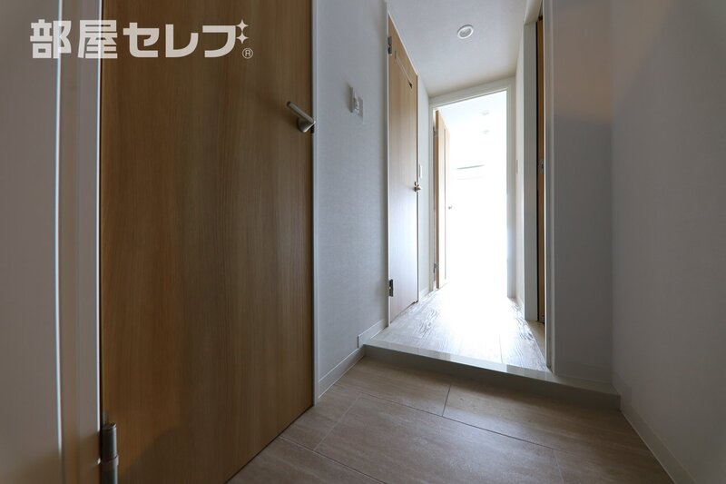 玄関　９０２号室写真