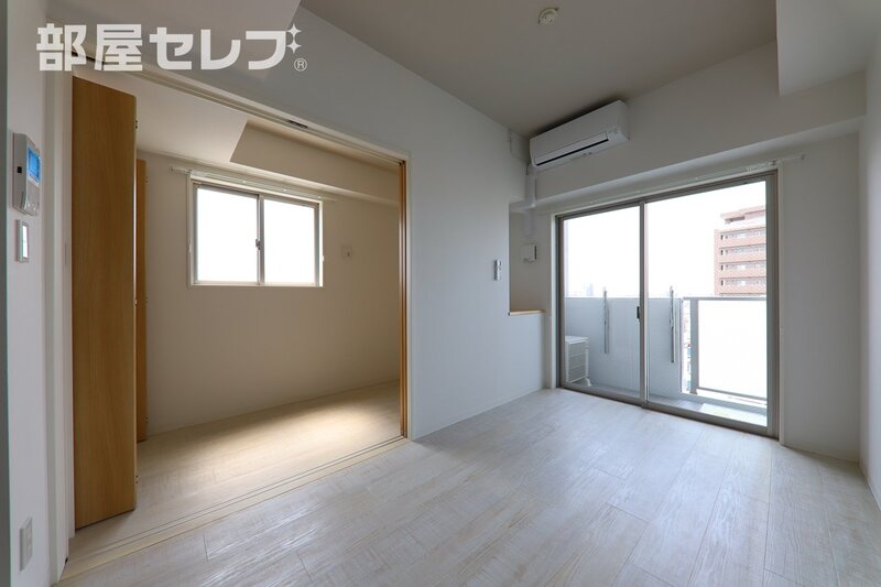 居室・リビング　９０２号室写真