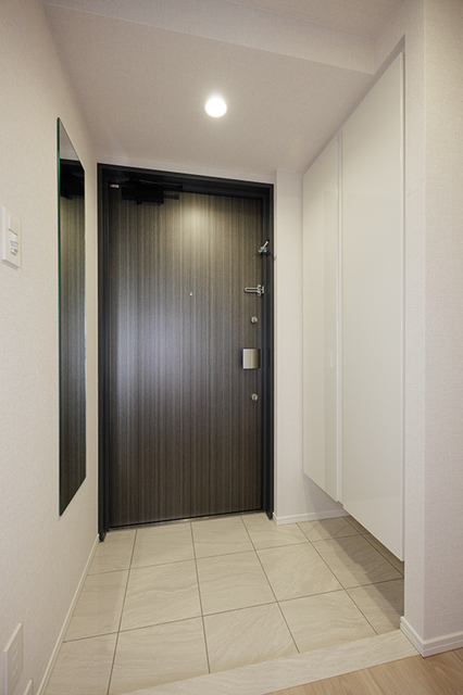 玄関　※写真は同タイプ住戸です。