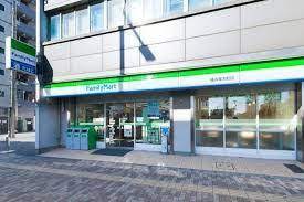 コンビニ　ファミリーマート 横浜青木町店（コンビニ）まで101m