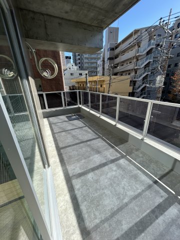 バルコニー　工事仕掛中