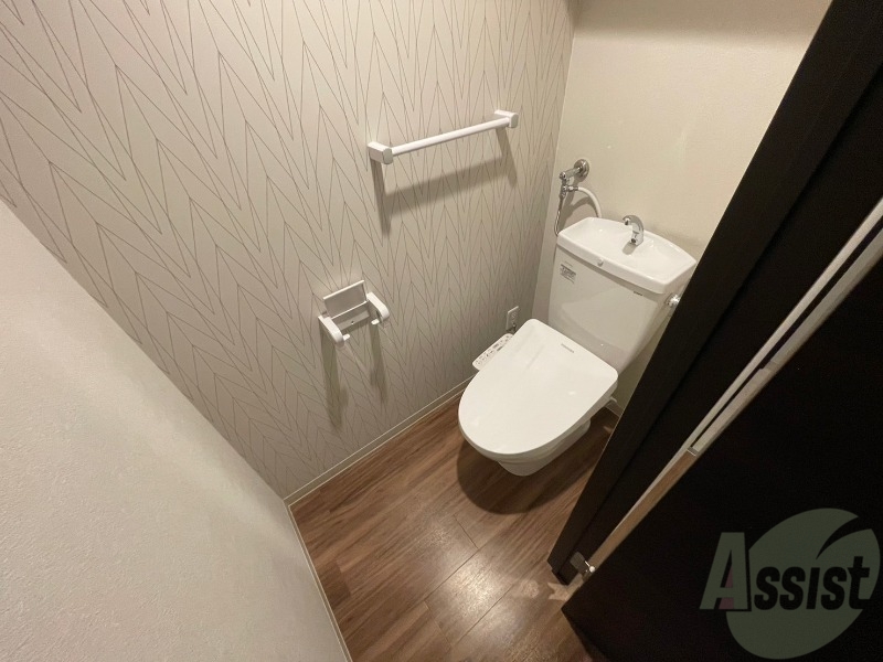 トイレ　トイレです。ウォシュレット付を探している方、おすすめです。