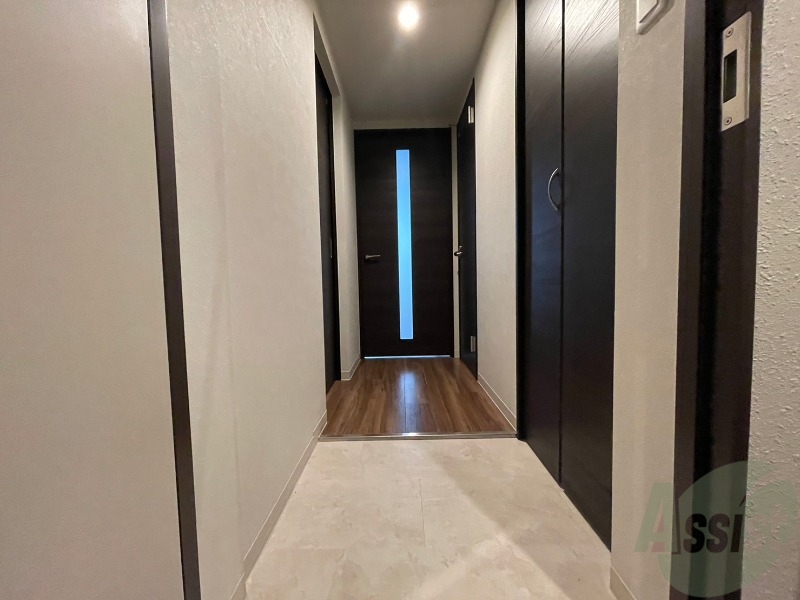 玄関　玄関の様子です。明るい印象ですね。気分もあがりそう。