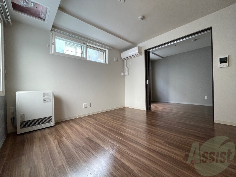 居室・リビング　広くてきれいなリビングです！快適に過ごせそうですね。