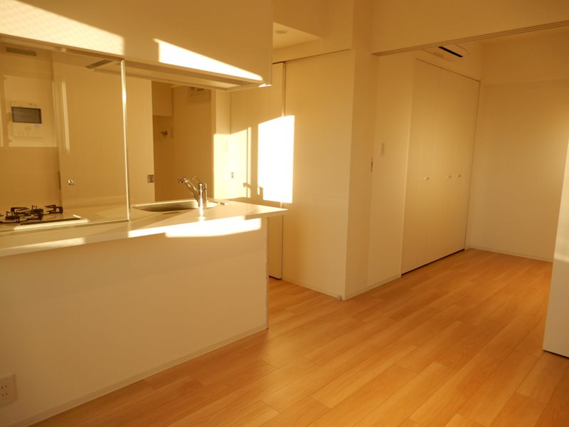 居室・リビング　☆明るい居間☆