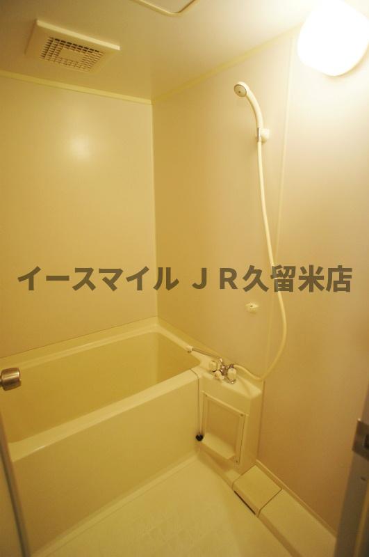 バス・シャワールーム　落ち着いた空間のお風呂です