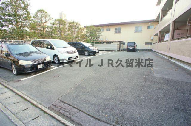駐車場　駐車スペースもあります