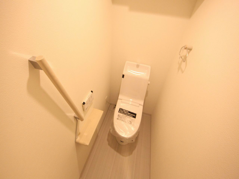 トイレ　温水洗浄暖房便座付トイレ