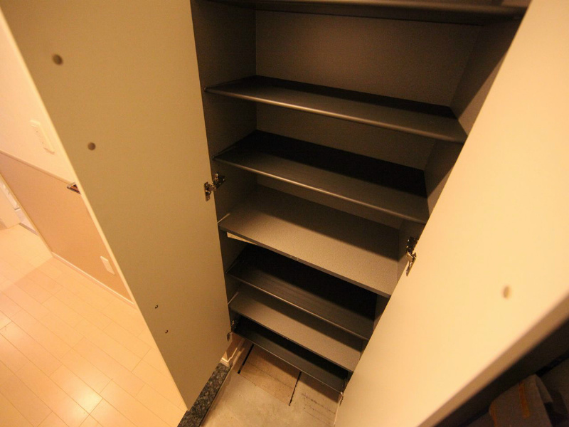 玄関　玄関　シューズボックス付（収納充実してます）