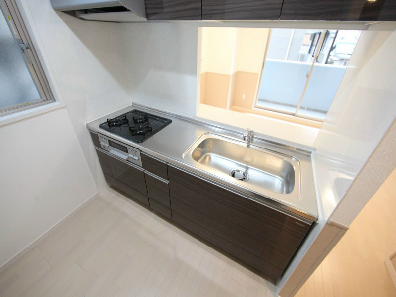 キッチン　システムキッチン（ガス3口グリル）カウンターキッチン