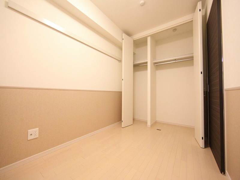 収納　洋室5帖　クローゼット（収納充実してます）