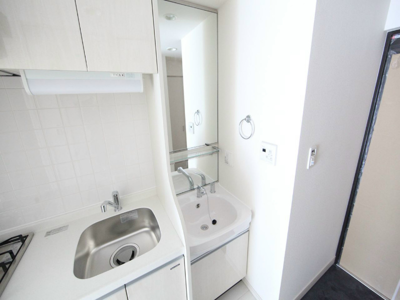 洗面設備　独立洗面台（シャンプードレッサー）