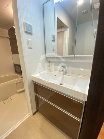 洗面設備　プレジオ弁天町　独立洗面台