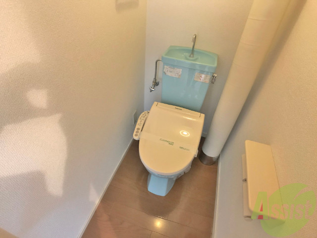 トイレ　ウォシュレット機能がついたトイレで安心して使用できますね。