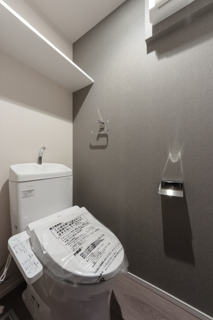 トイレ　※写真は同タイプ住戸です。