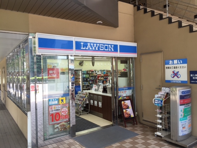 コンビニ　ローソン京王プレッソイン新宿店（コンビニ）まで111m