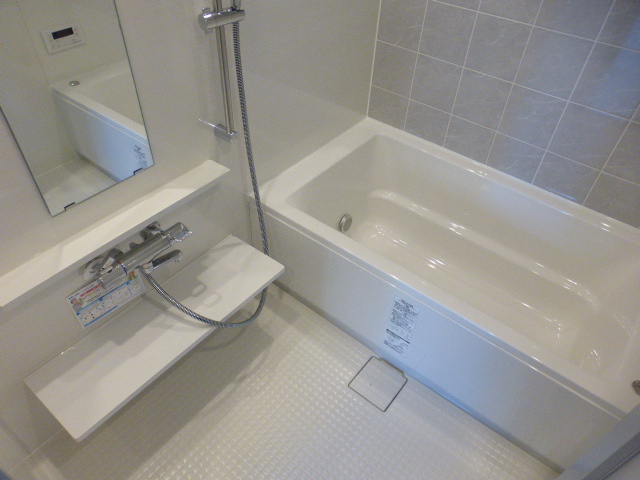 バス・シャワールーム　追焚、浴室乾燥付バスルーム