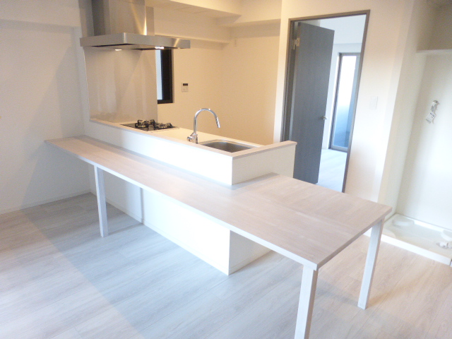 その他　カウンターテーブル付、対面キッチン施工