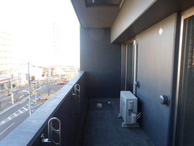 バルコニー　ワイド設計バルコニー（2面バルコニー　南側にも有）