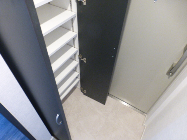 玄関　ダブルロックキー　大容量トールタイプシューズBOX付