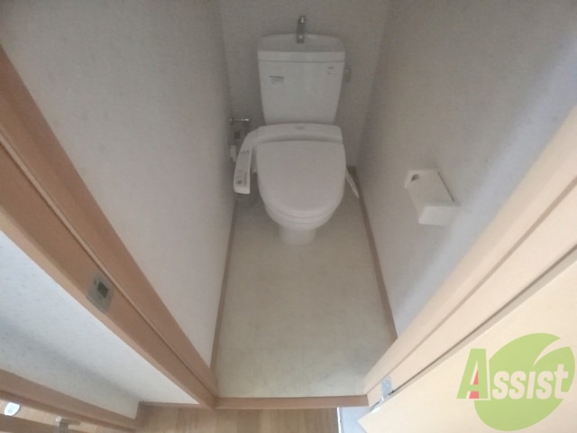 トイレ　トイレはシンプルかつオーソドックスで使いやすそうですね。