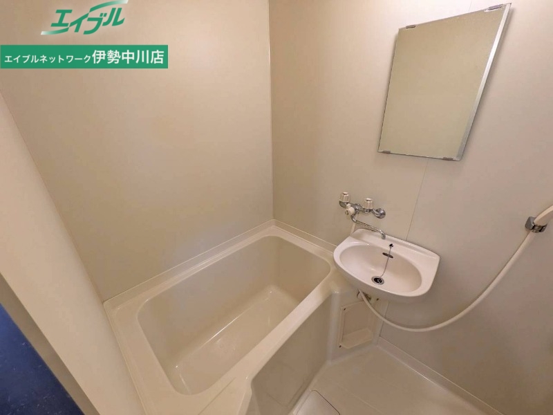 バス・シャワールーム　同型参考写真