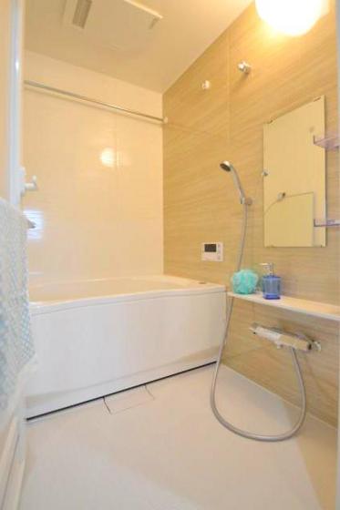 バス・シャワールーム　追焚機能付きバス