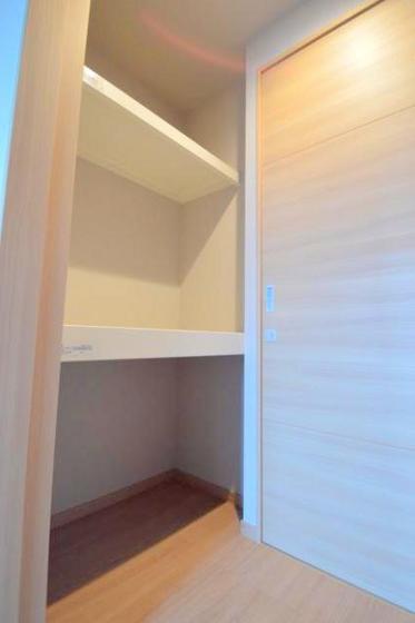 収納　ウォークスルークローゼット