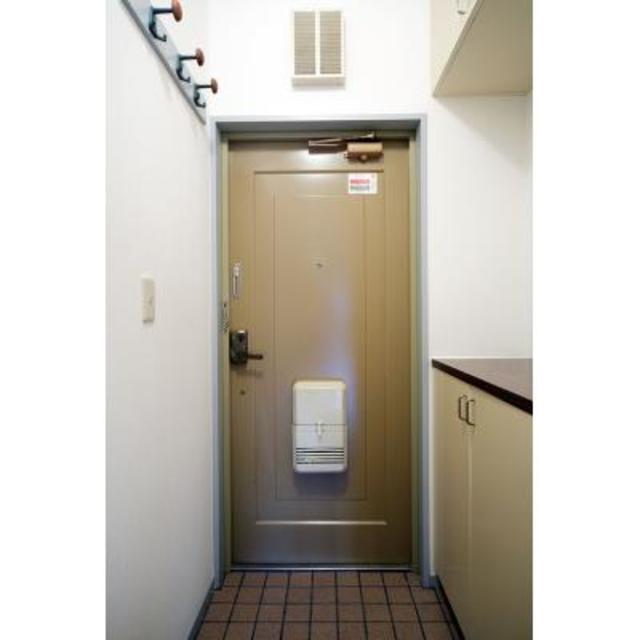 玄関　※写真は同タイプ住戸です。