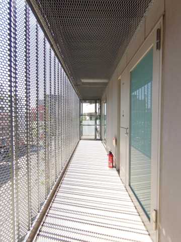 ロビー　アイソリッド