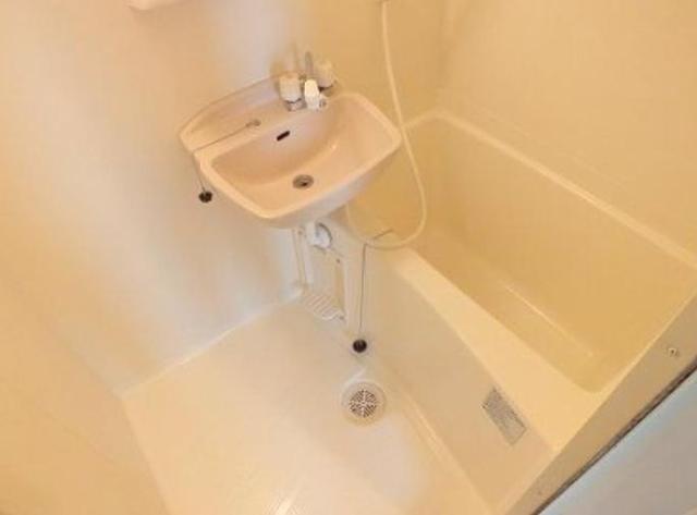 バス・シャワールーム　※別部屋参考写真