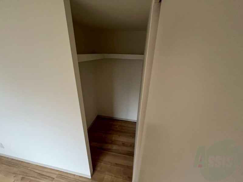 収納　寝室の収納です。部屋がすっきり片付きます。